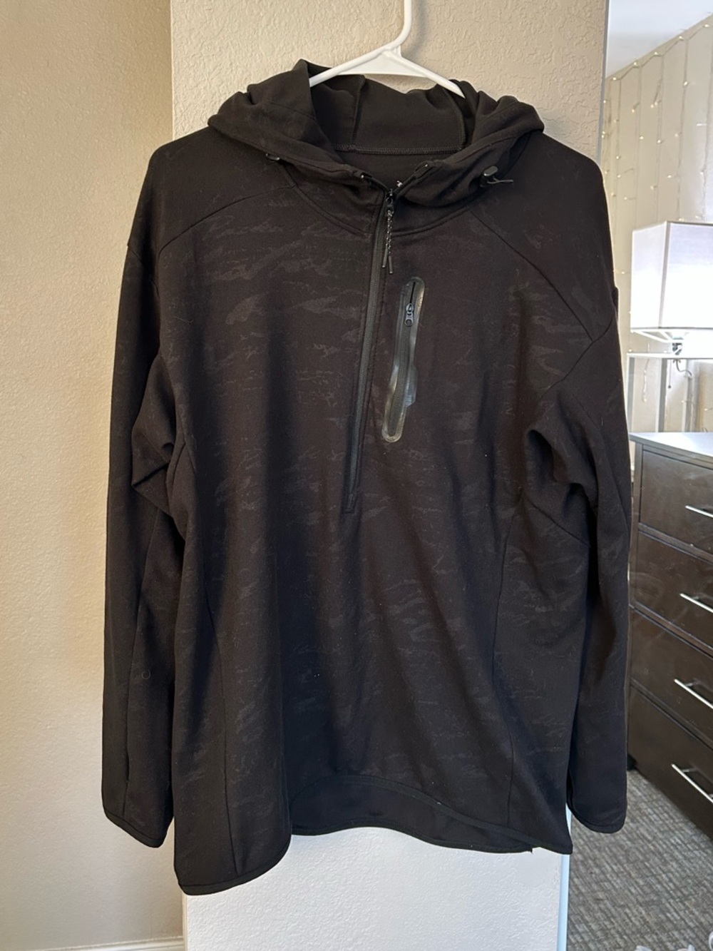 Arcteryx Camo Black Quarter zip Hoodie size Large Men’s